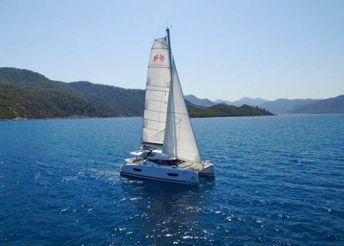 Catamarán Isla 40